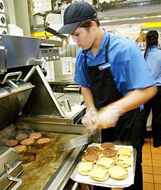 Onko työ sallittu McDonald'ssa 16-vuotiaasta?