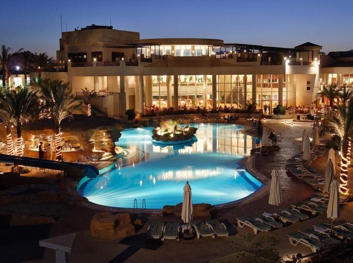 Hotelli Coral Beach Rotana Resort Tiran 4: ylellinen loma Egyptissä